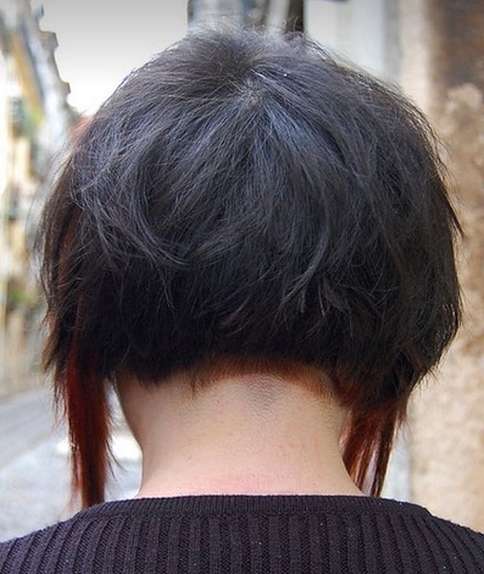 tył cieniowanej fryzury krótkiej, uczesanie damskie zdjęcie numer 188A